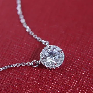 Collar con colgante de soltería en tono plateado con halo