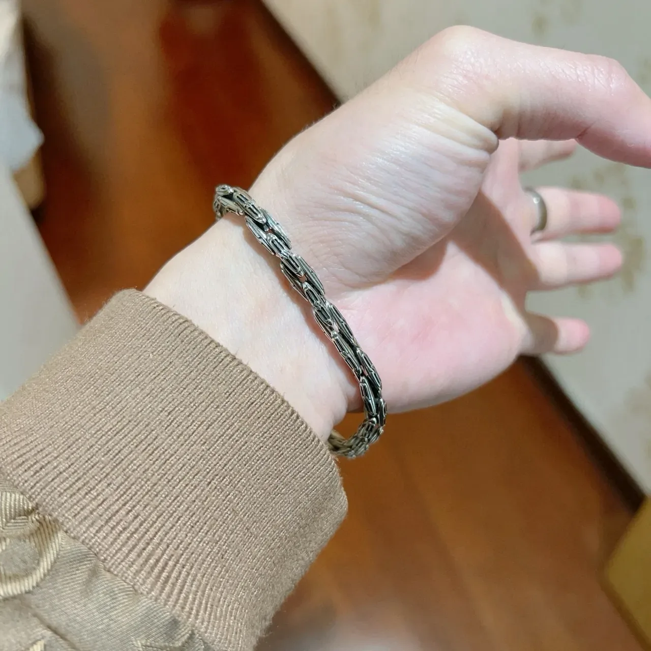 Silver-Tone Interlocking Link Bracelet 7