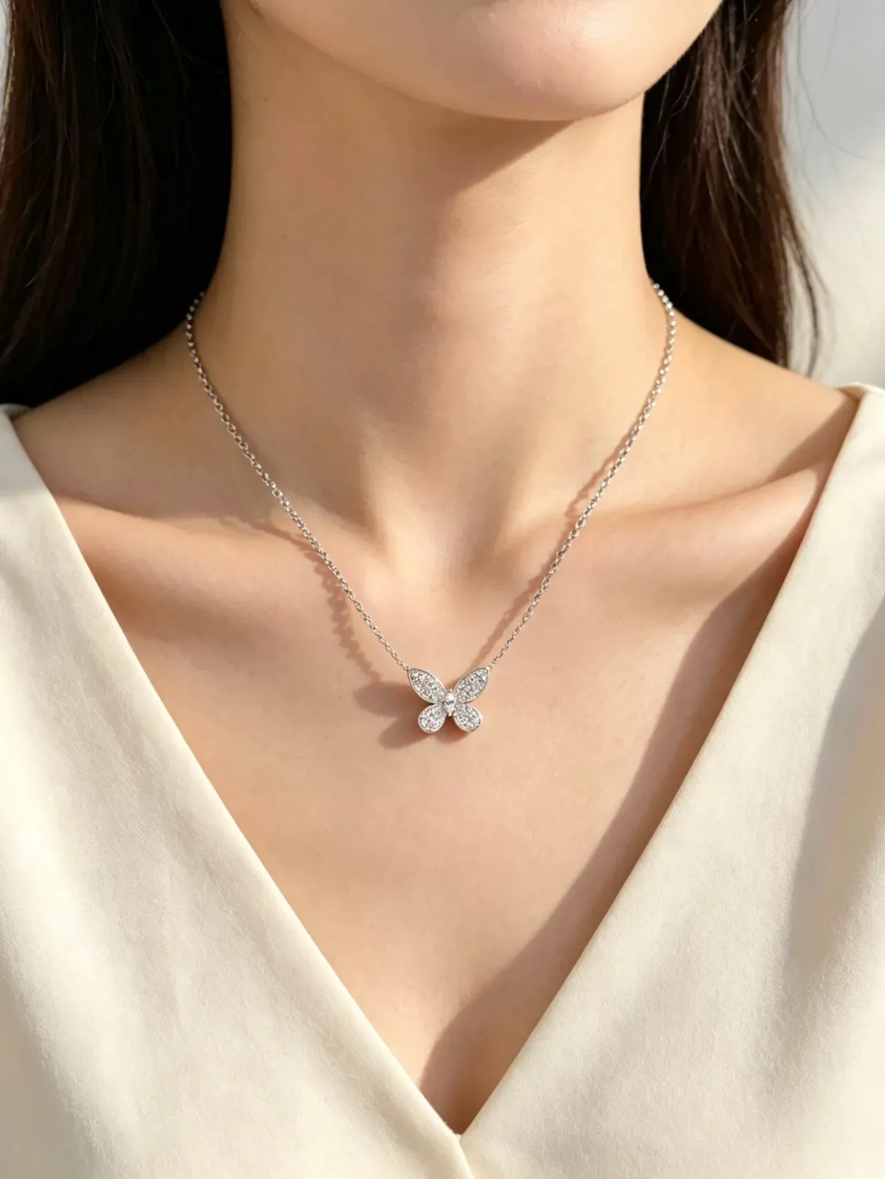 Silver Transparent Butterfly-Shaped Pendant Pavé-Set Clear Stones Necklace 2