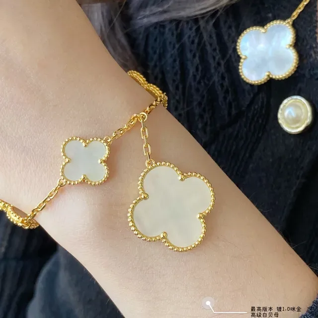 Silver White Chain Four Clover-Shaped Charms Bracelet 8