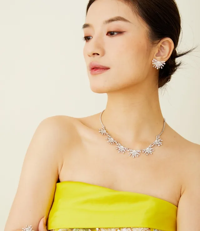 Silver White Pavé-Set Crystal Chain Fan-Shaped Floral Clusters Necklace 3