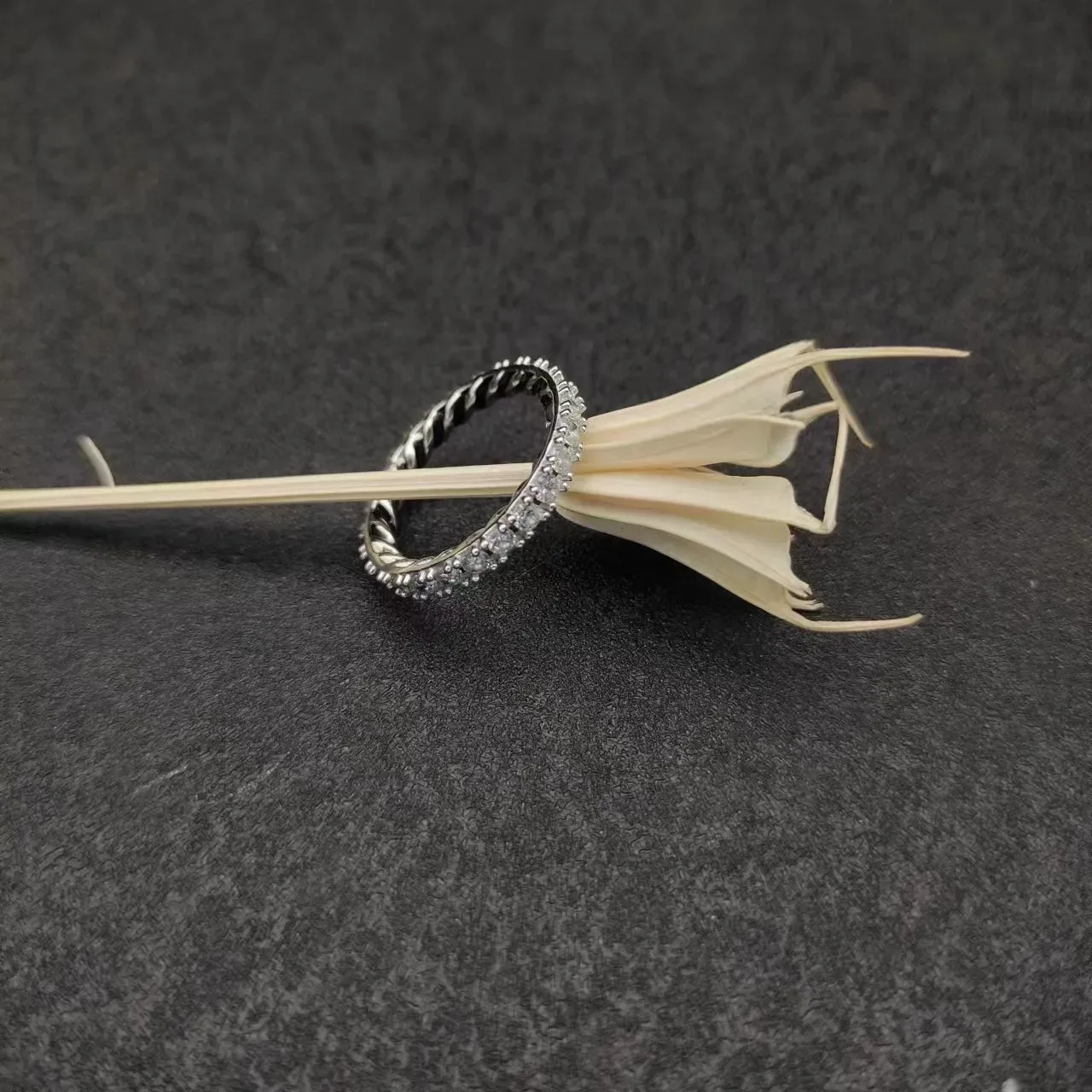 Silver White Pavé-Set Stones Twisted Textured Band Ring 3
