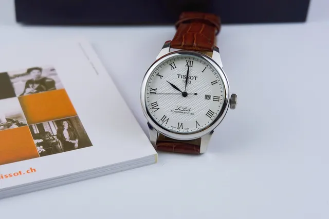 Tissot Le Locle Powermatic 80 Montre en cuir marron mécanique 5