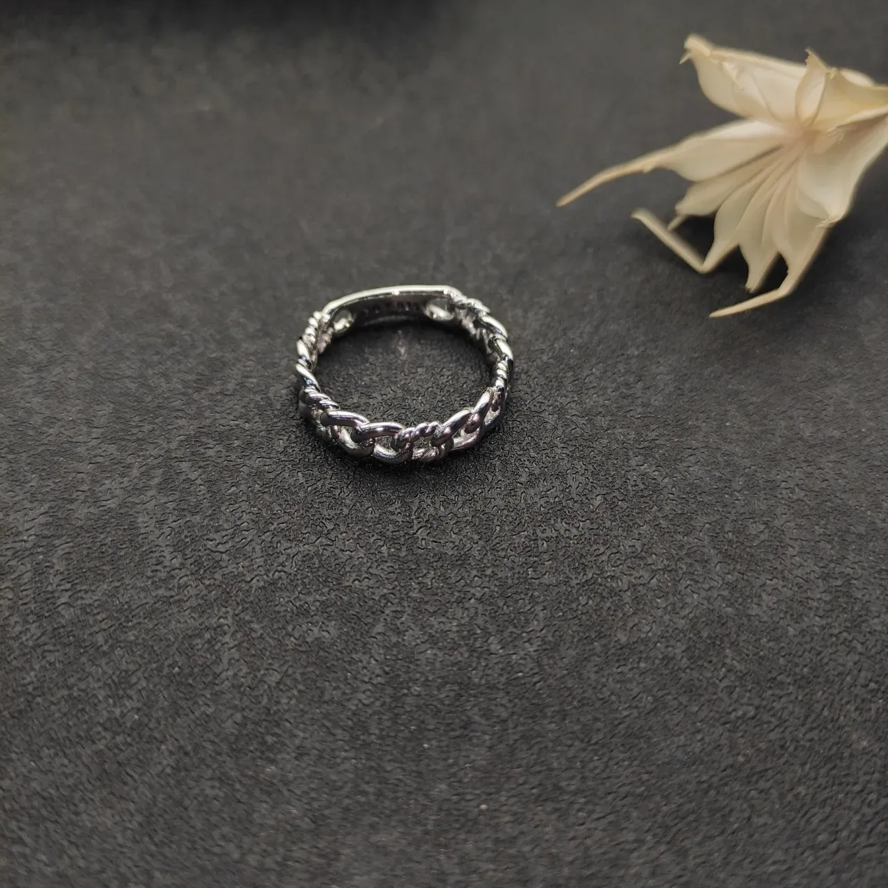 Twisted Curb Chain Polished Silver Ring 9