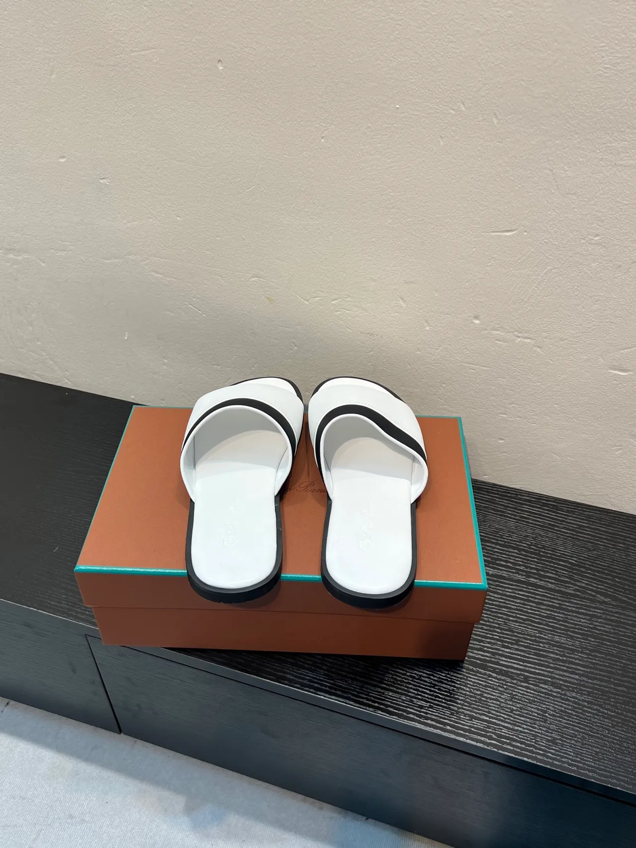 White and Black Two-Tone Single-Strap Flat Slipper 6