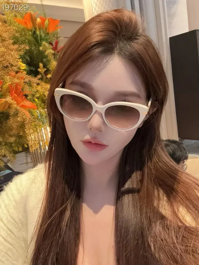 White Cat-Eye Gradient Lens Sunglasses 3