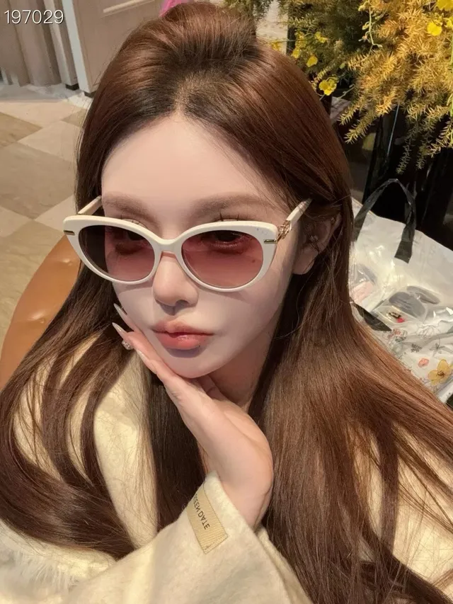 White Cat-Eye Gradient Lens Sunglasses 5