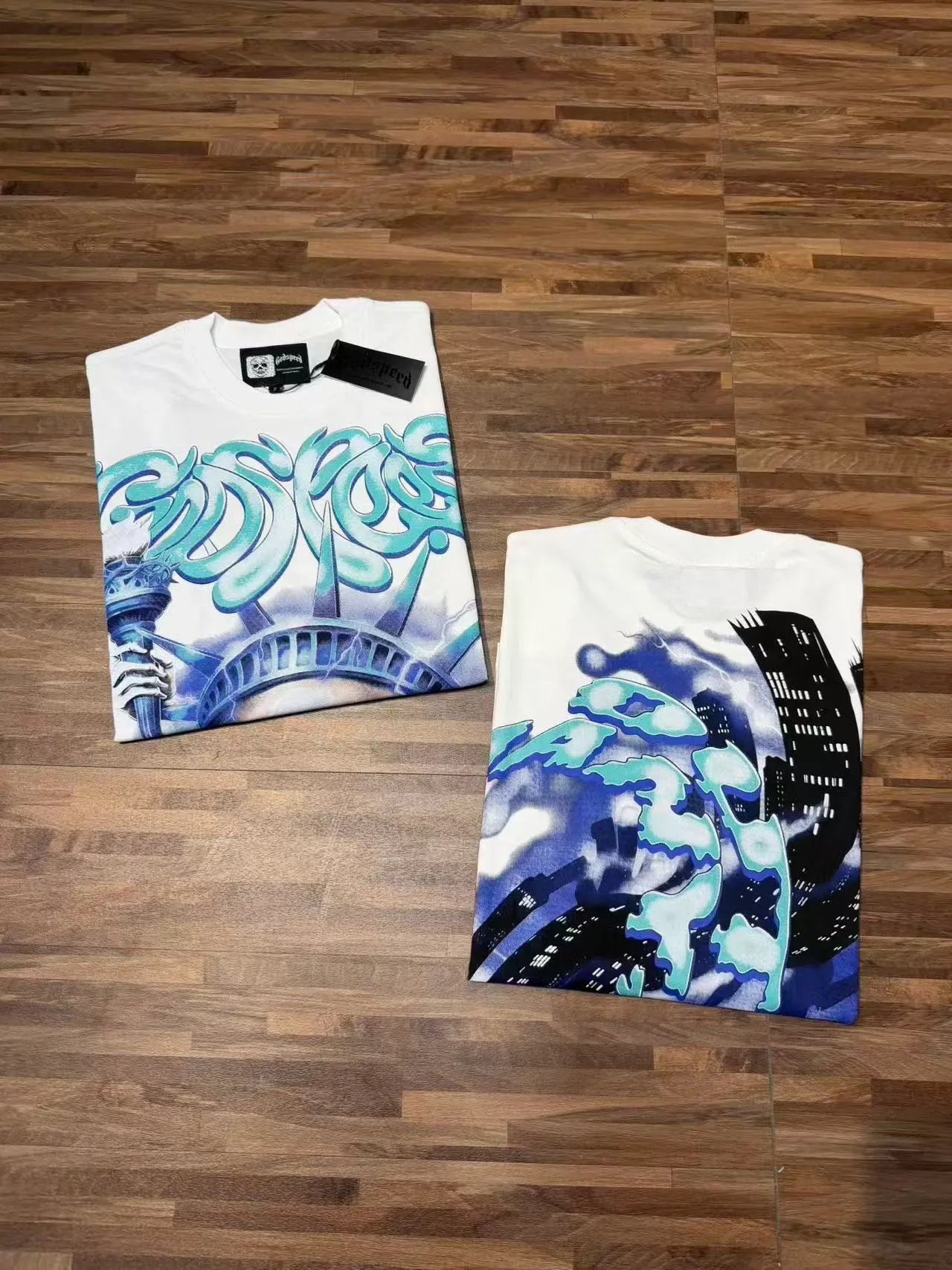 White Graphic-Print Double-Sided Skull and Statue of Liberty T-Shirt 4