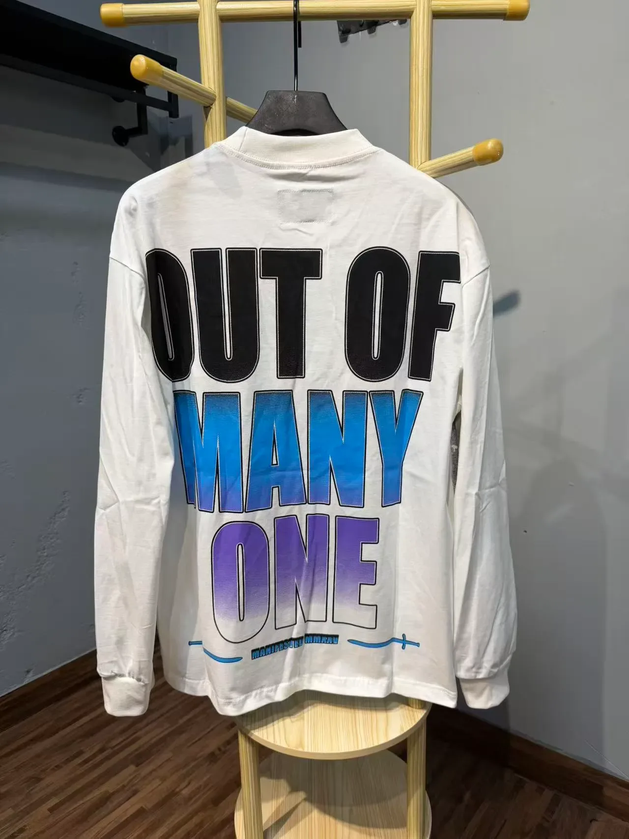 White Graphic-Print Long-Sleeve Crewneck Top 6