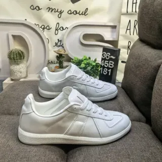 White Minimalist Low-Top Lifestyle Sneakers