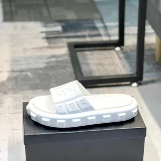 White Molded Geometric Logo Slide Slipper