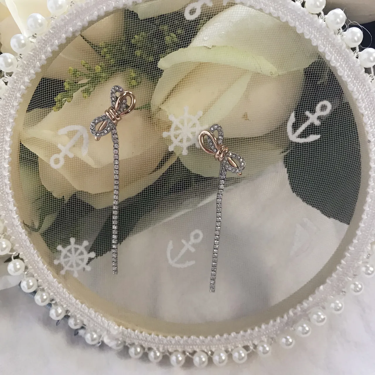 White Pink Pearl-Trimmed Circular Mesh Jewelry 9