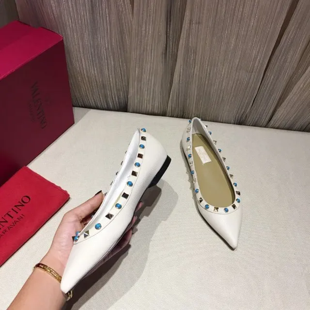 حذاء باليه أبيض مدبب برؤوس مدببة 4