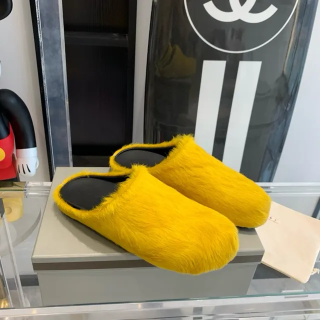 Yellow Black Fuzzy Shearling-Like Upper Open-Back Slipper Silhouette Slippers 9