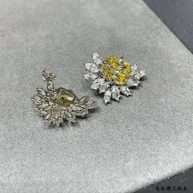 Yellow Center Stone Floral Cluster Stud Earrings 2