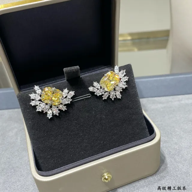 Yellow Center Stone Floral Cluster Stud Earrings 7