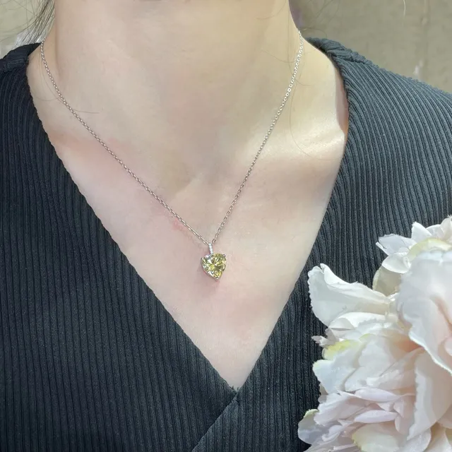 Yellow Heart-Shaped Faceted Gemstone Pendant Necklace 8