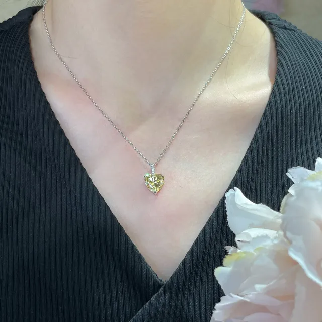 Yellow Heart-Shaped Faceted Gemstone Pendant Necklace 9