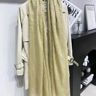 Bufanda de seda ligera con patrón jacquard amarillo