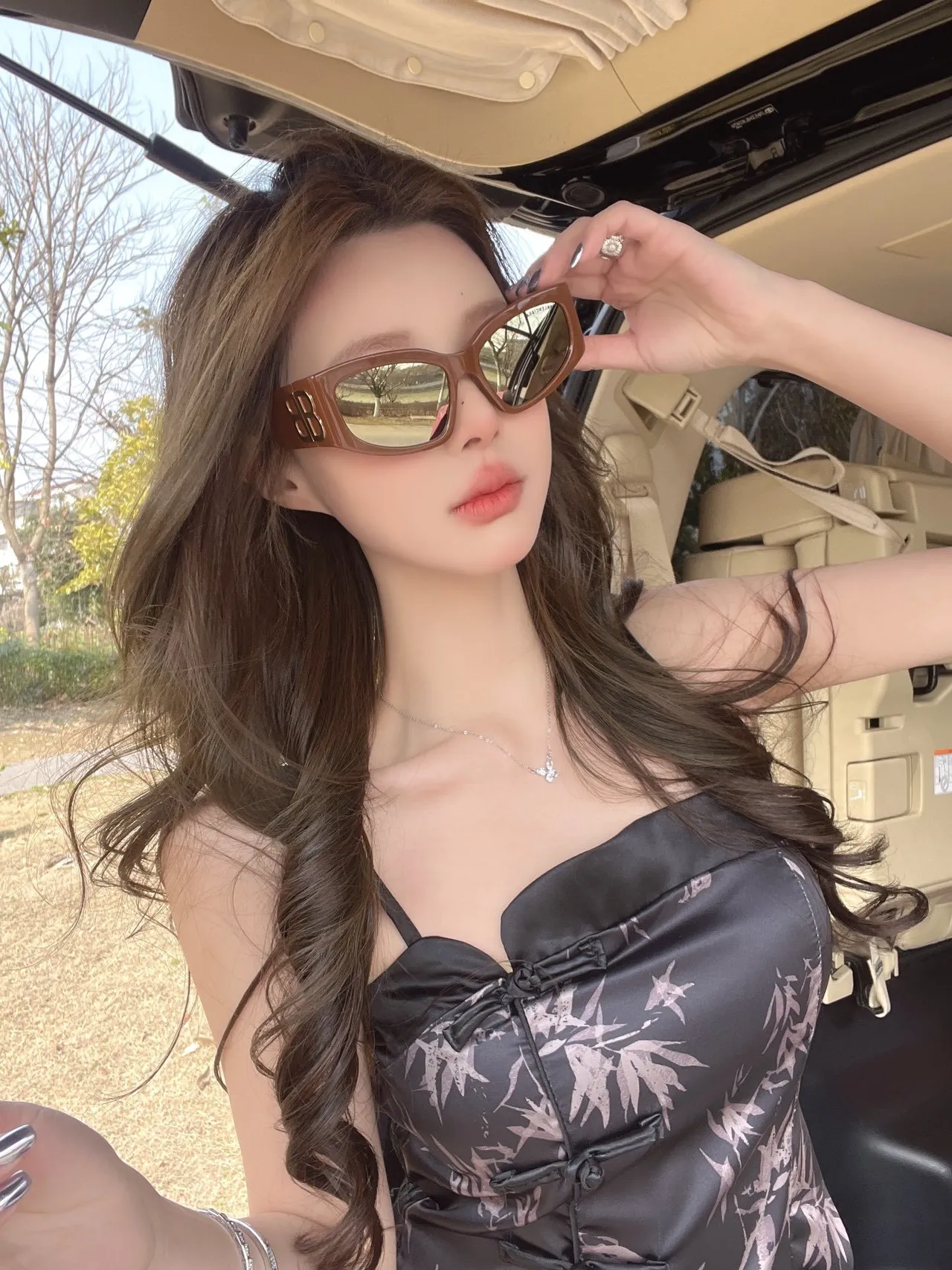 Gentle Monster White Silver Oversized Rectangular Acetate Frame Sunglasses 4