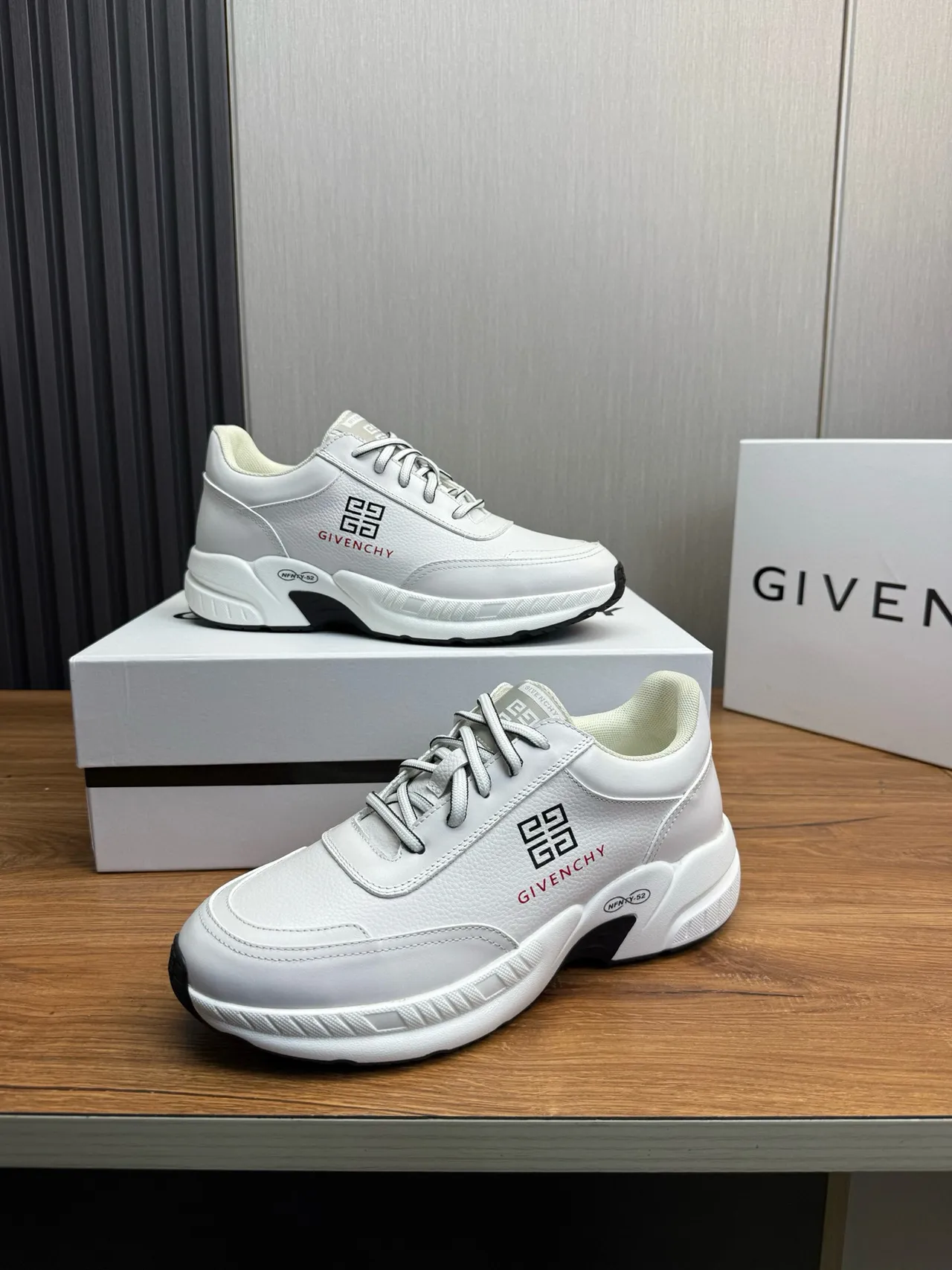 Givenchy City Sport أبيض أسود أحمر أحذية رياضية سميكة 4