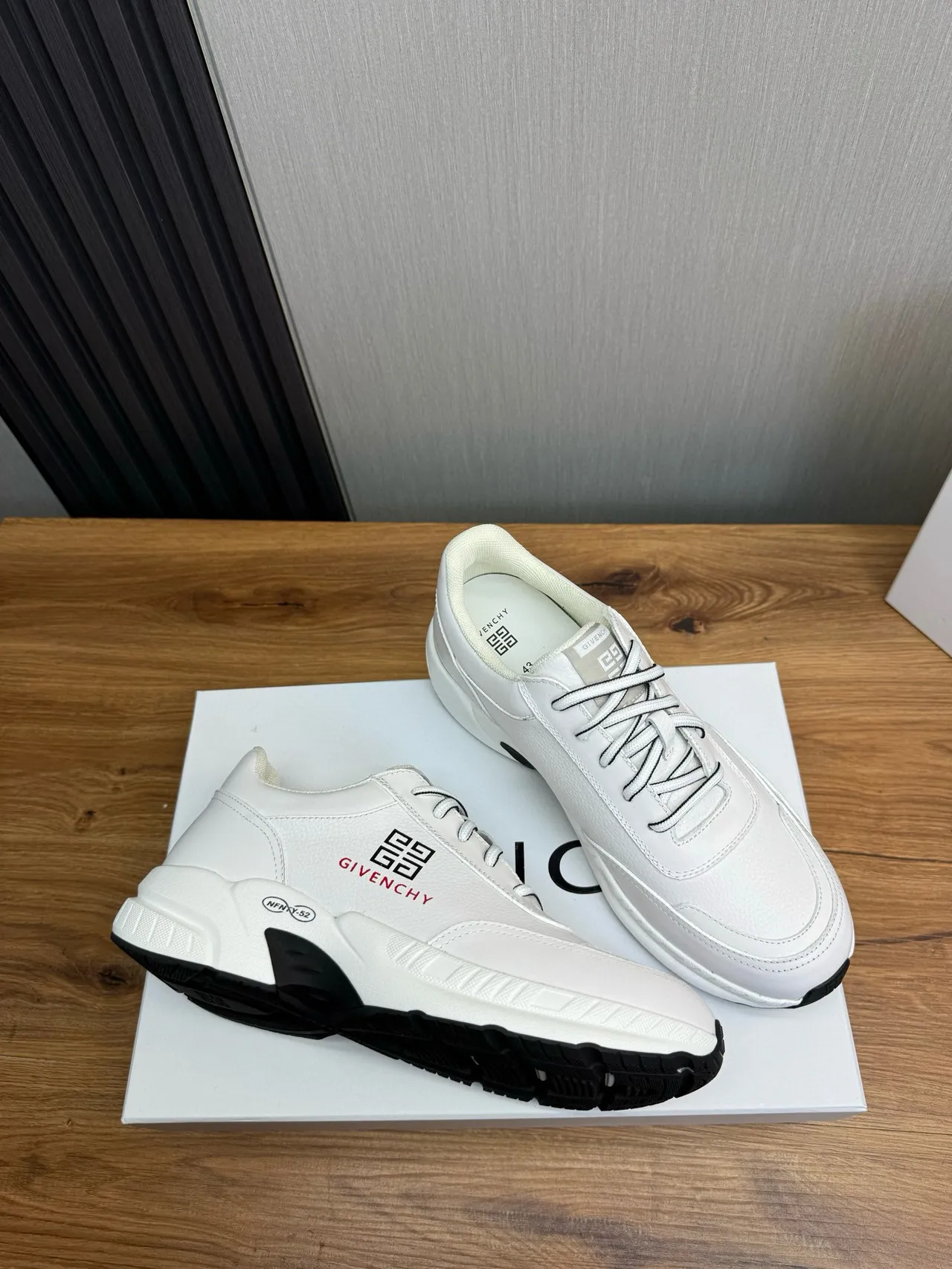 Givenchy City Sport أبيض أسود أحمر أحذية رياضية سميكة 5