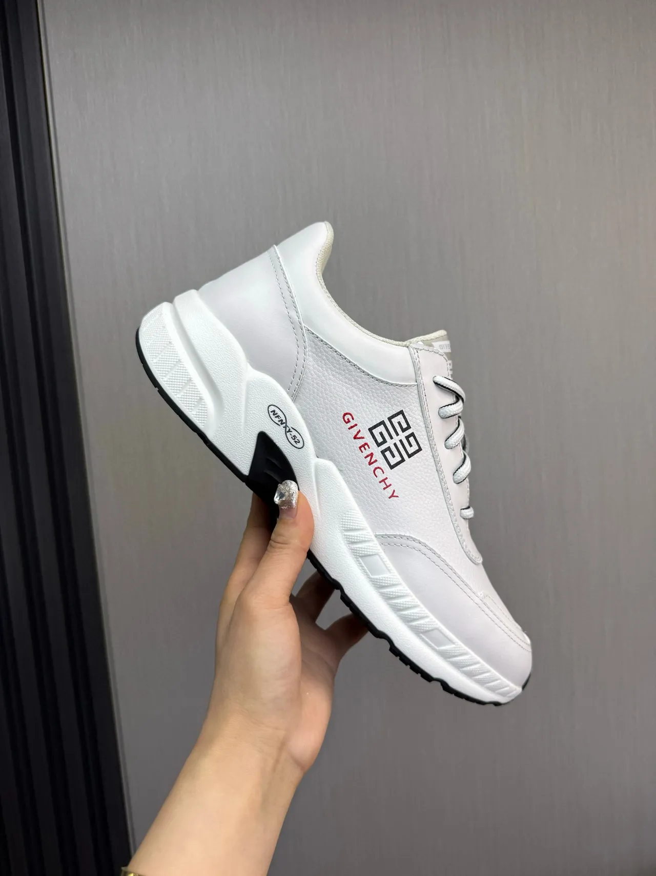 Givenchy City Sport أبيض أسود أحمر أحذية رياضية سميكة 6