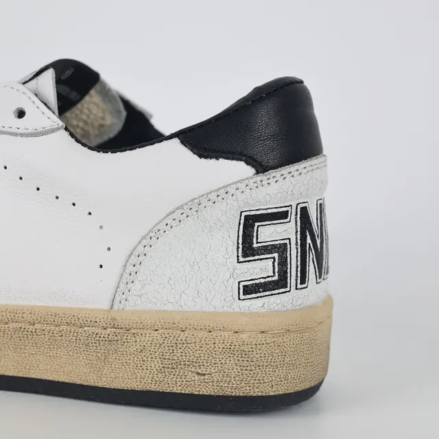 Golden Goose Super-Star blanco negro estrella zapatillas lifestyle 4