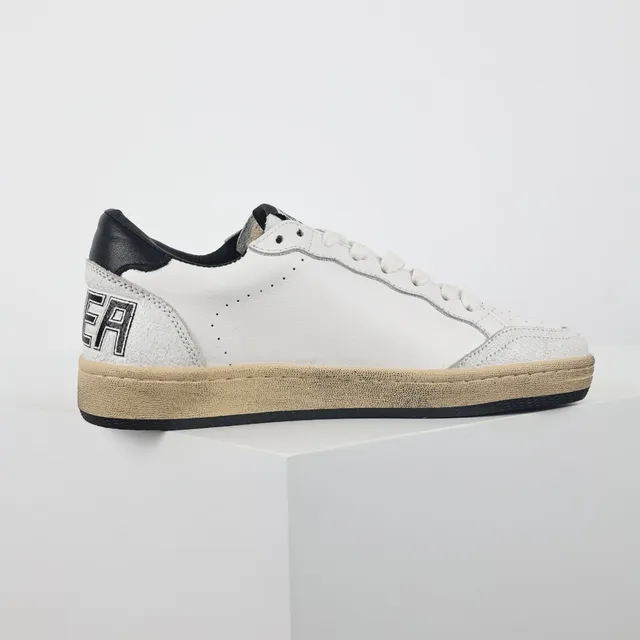 Golden Goose Super-Star blanco negro estrella zapatillas lifestyle 7
