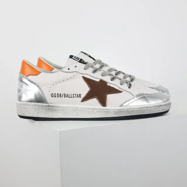 Golden Goose Super-Star sneakers lifestyle blanches argentées marron étoile 3