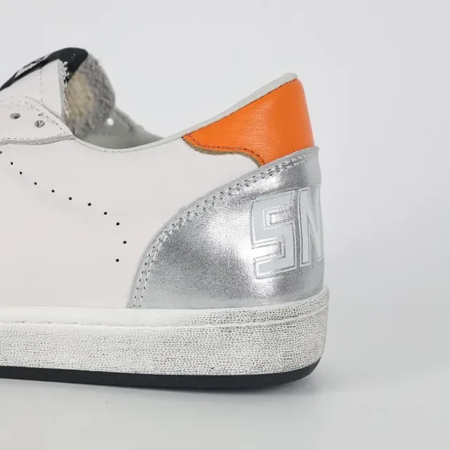 Golden Goose Super-Star sneakers lifestyle blanches argentées marron étoile 4