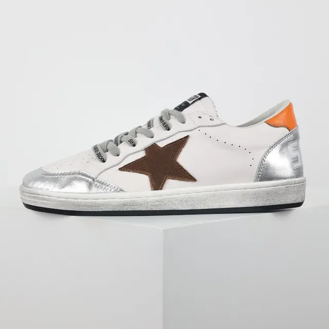 Golden Goose Super-Star sneakers lifestyle blanches argentées marron étoile 9