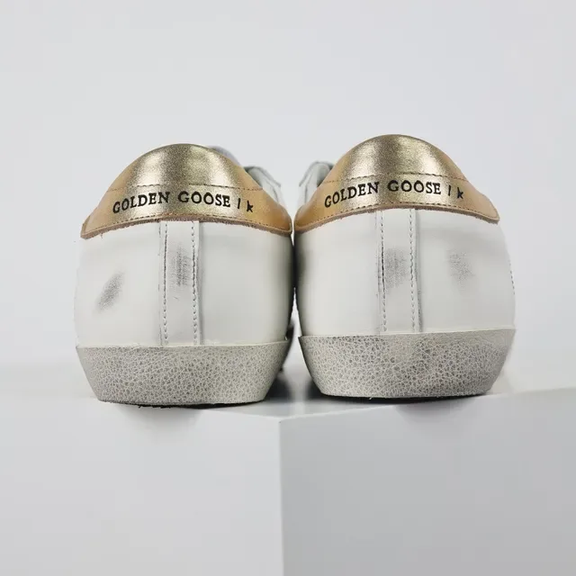 Golden Goose Superstar Sneakers Lifestyle Blanc et Or Usés 8