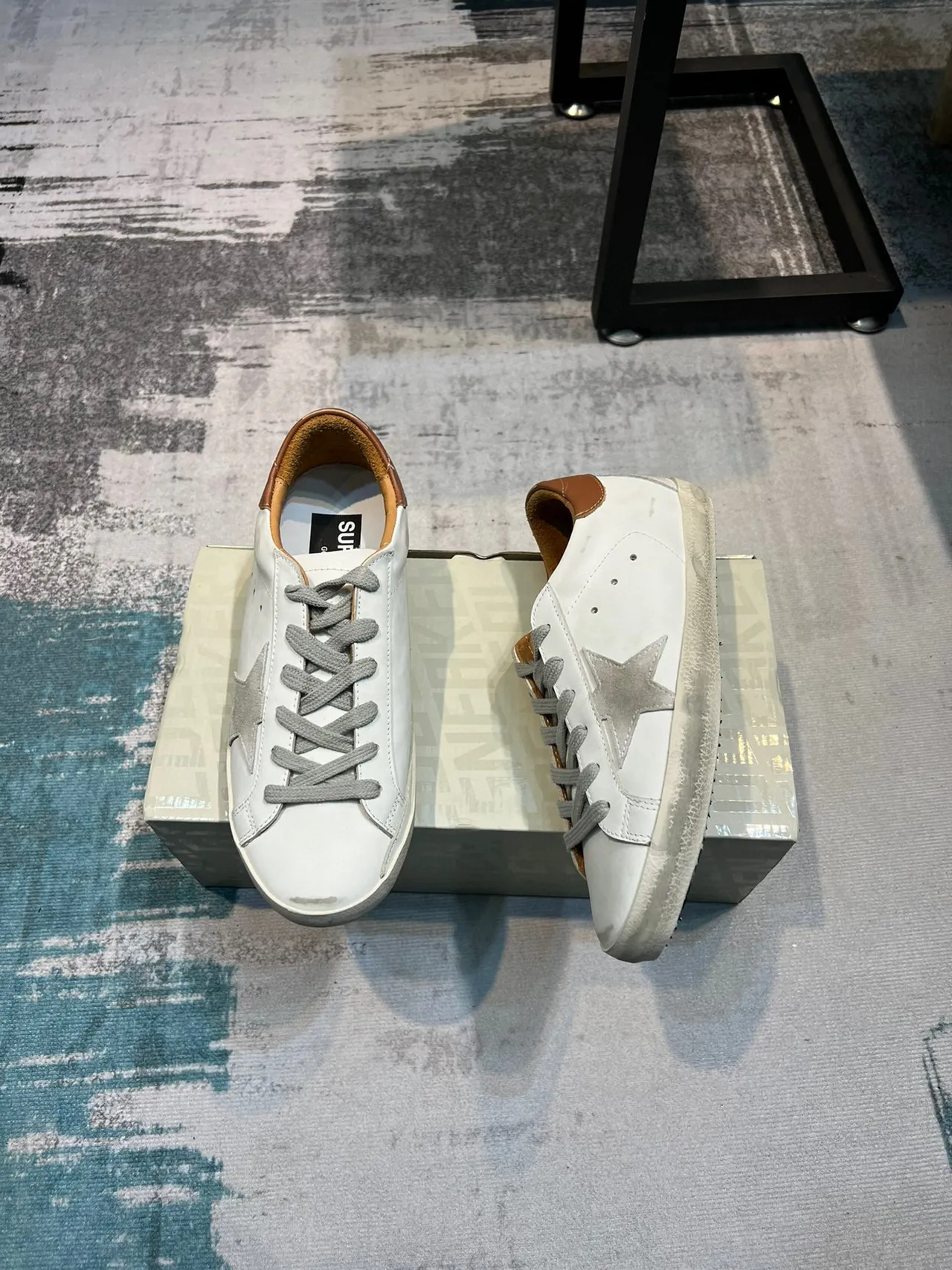 Golden Goose Superstar Tênis Lifestyle Branco Marrom Sola de Borracha Distressed Patch Estrela Metálica 4