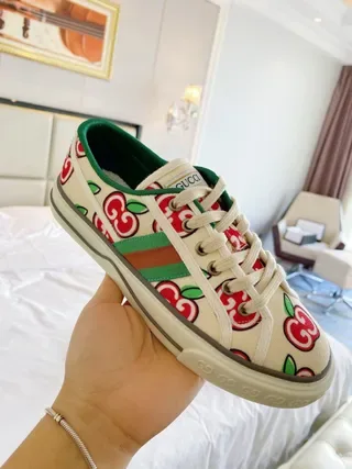 Gucci Ace Apple Print Cream Lifestyle Sneakers 3
