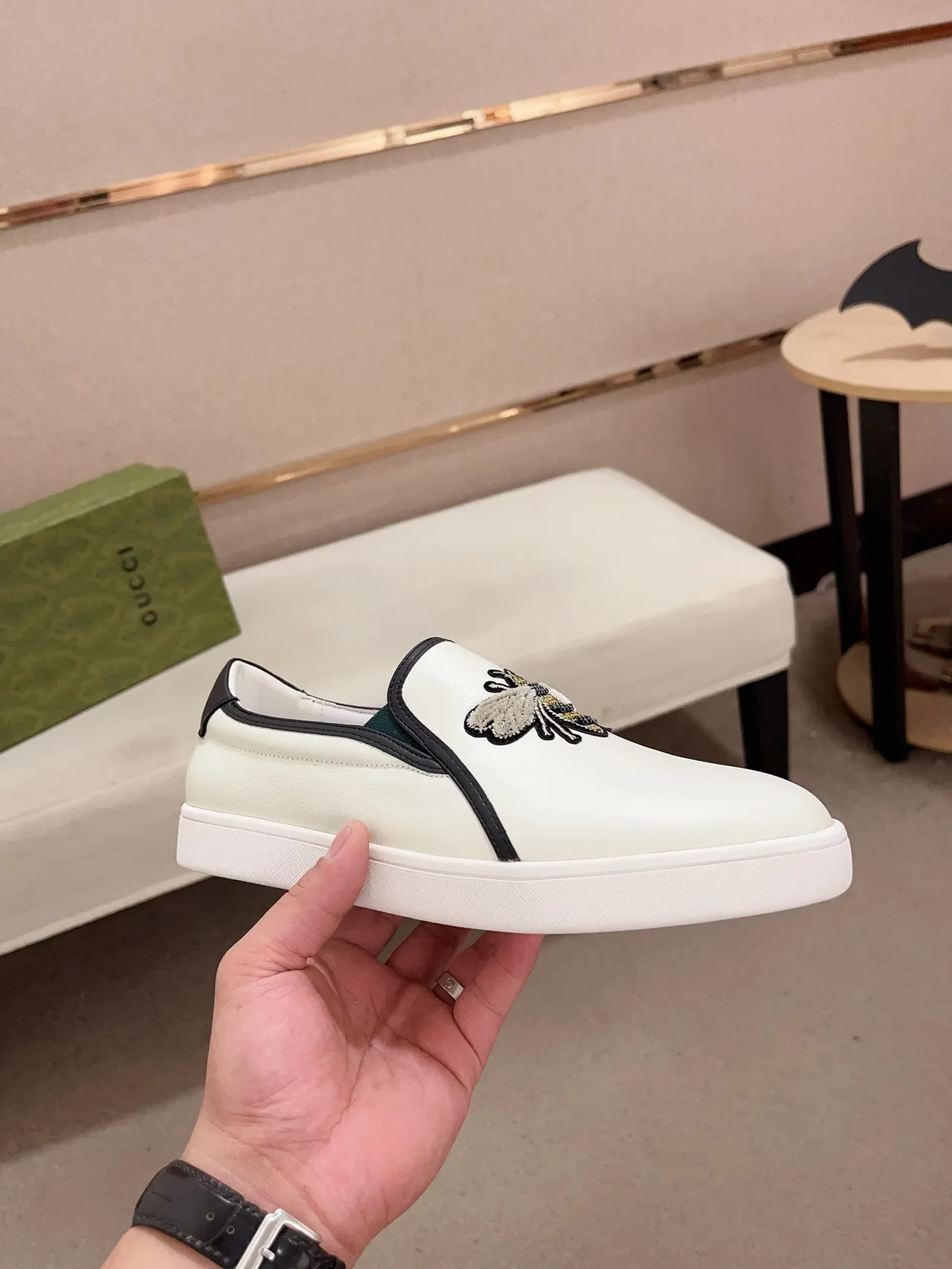 Gucci Ace Loafer blanc noir abeille brodée cuir chaussure slip-on loafers 4