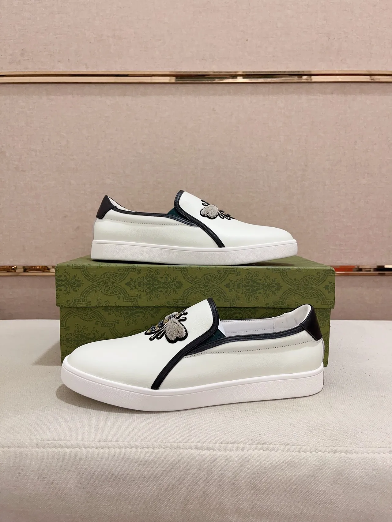 Gucci Ace Loafer blanc noir abeille brodée cuir chaussure slip-on loafers 7