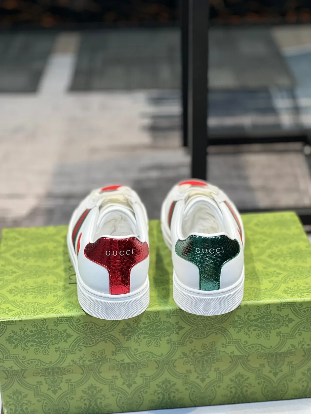 Gucci Ace Tênis Lifestyle de Couro Branco Vermelho Verde Coração 2