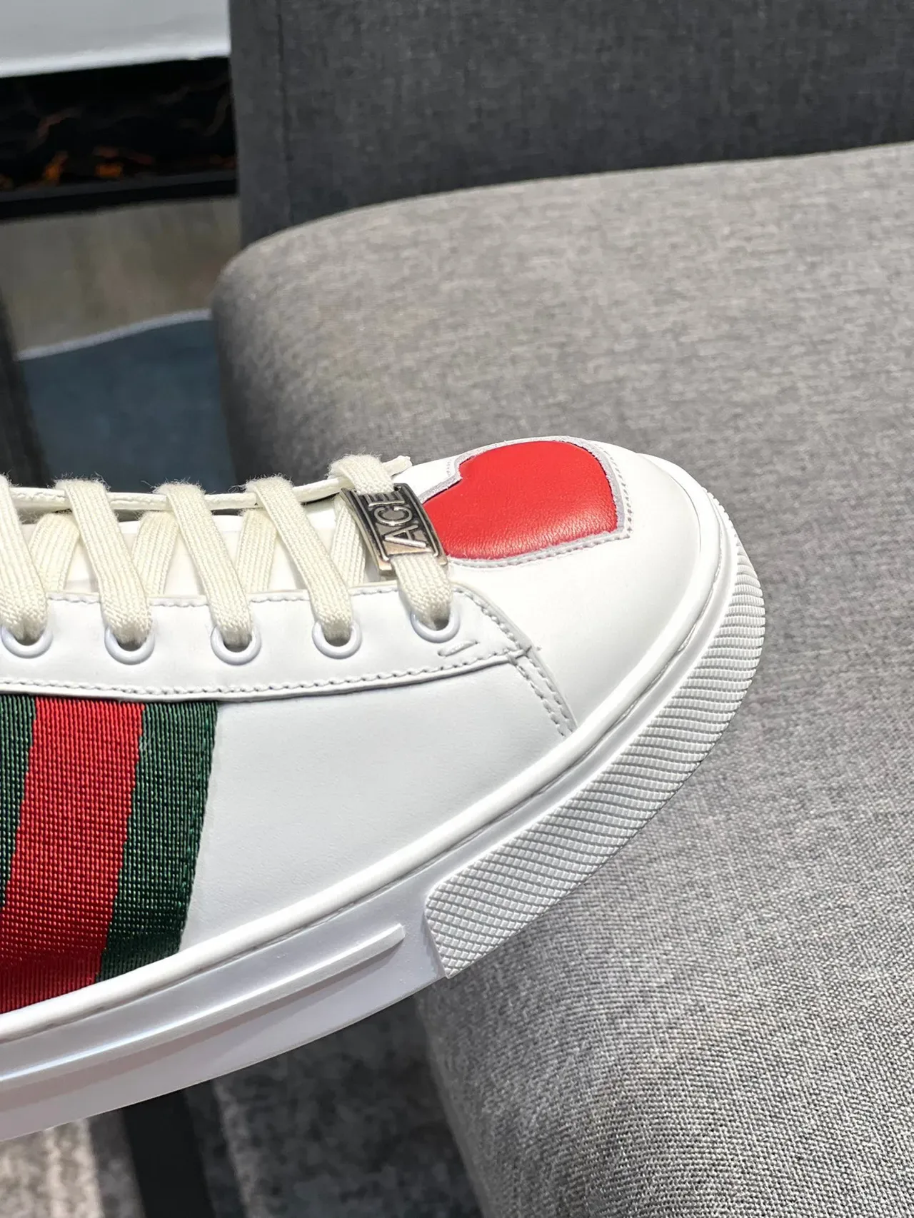 Gucci Ace Tênis Lifestyle de Couro Branco Vermelho Verde Coração 3