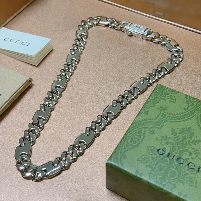 Gucci Alternating Curb and Flat Link Silver-Tone Necklace 3