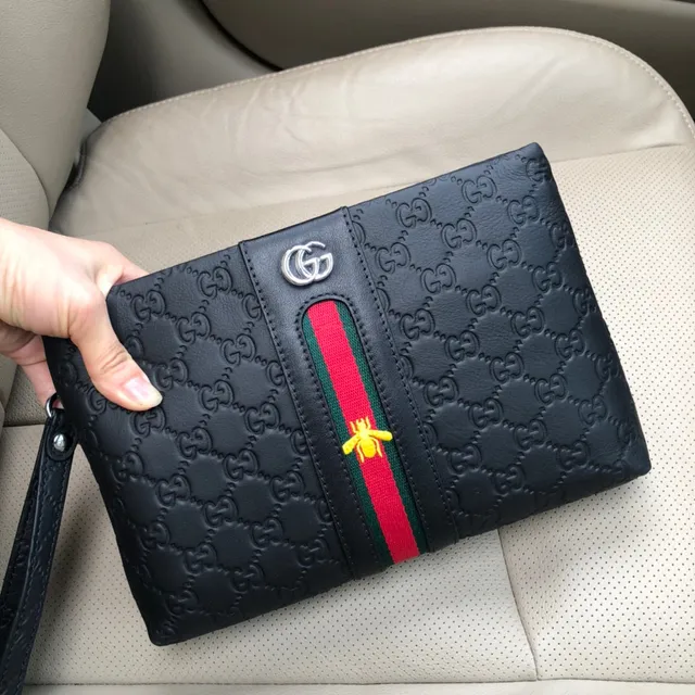 Gucci Bee Black Red GG Supreme Embossed Leather Web Stripe Center Panel Wristlet 2