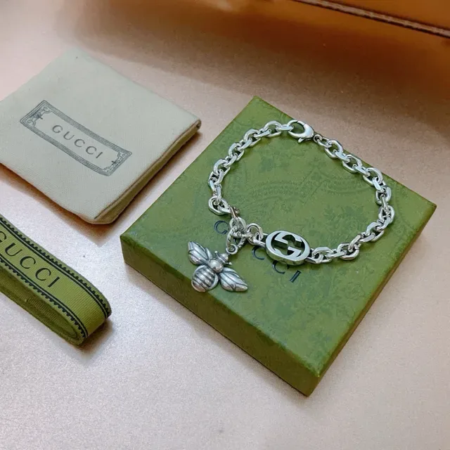 Gucci Bee Charm Silver Chain Bracelet 7