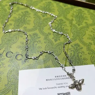 Gucci Bee Motif Silver-Toned Key-Link Chain Necklace