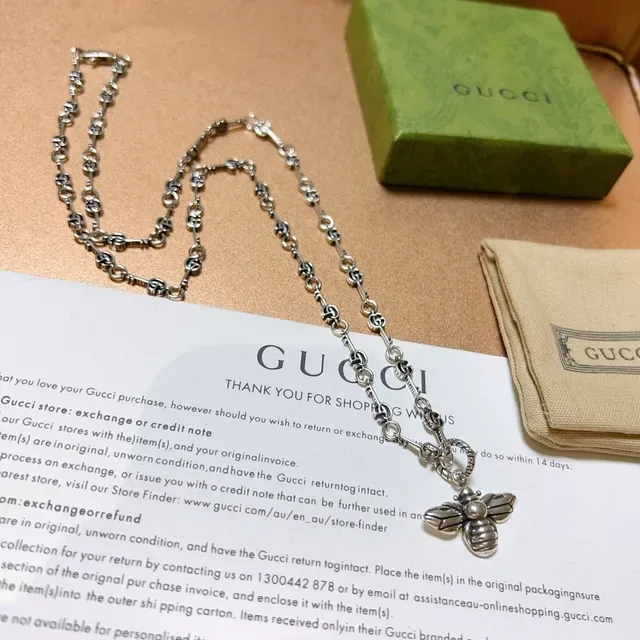 Gucci Bee Motif Silver-Toned Key-Link Chain Necklace 3
