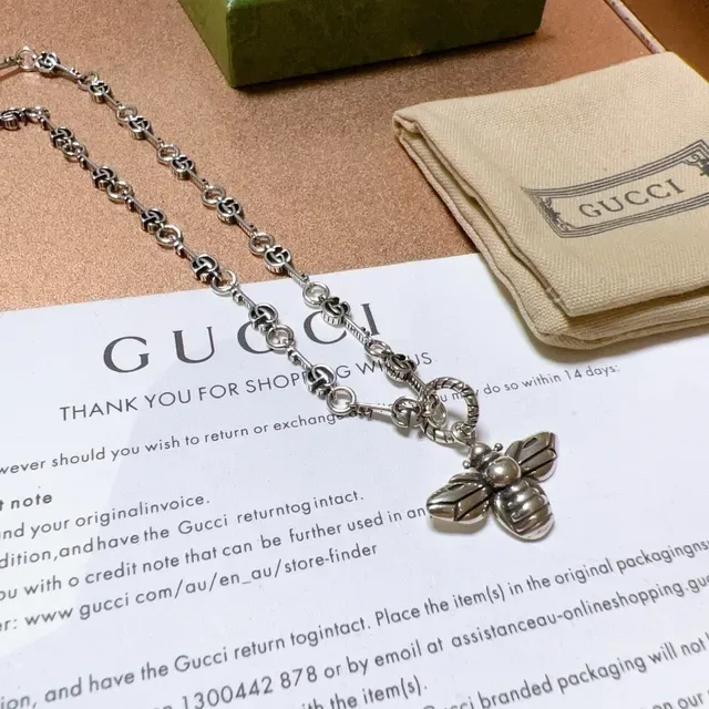 Gucci Bee Motif Silver-Toned Key-Link Chain Necklace 6