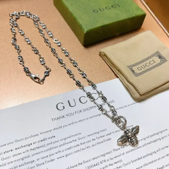 Gucci Bee Motif Silver-Toned Key-Link Chain Necklace 7