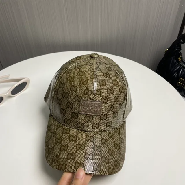 Casquette de baseball Gucci beige marron GG monogramme toile cuir plaque marque 9