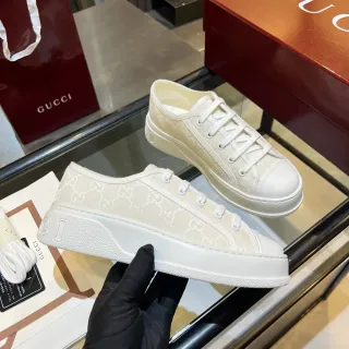 Gucci بيج GG Monogram Jacquard سولا بلاتفورما سوبريور لايف ستايل سنيكرز