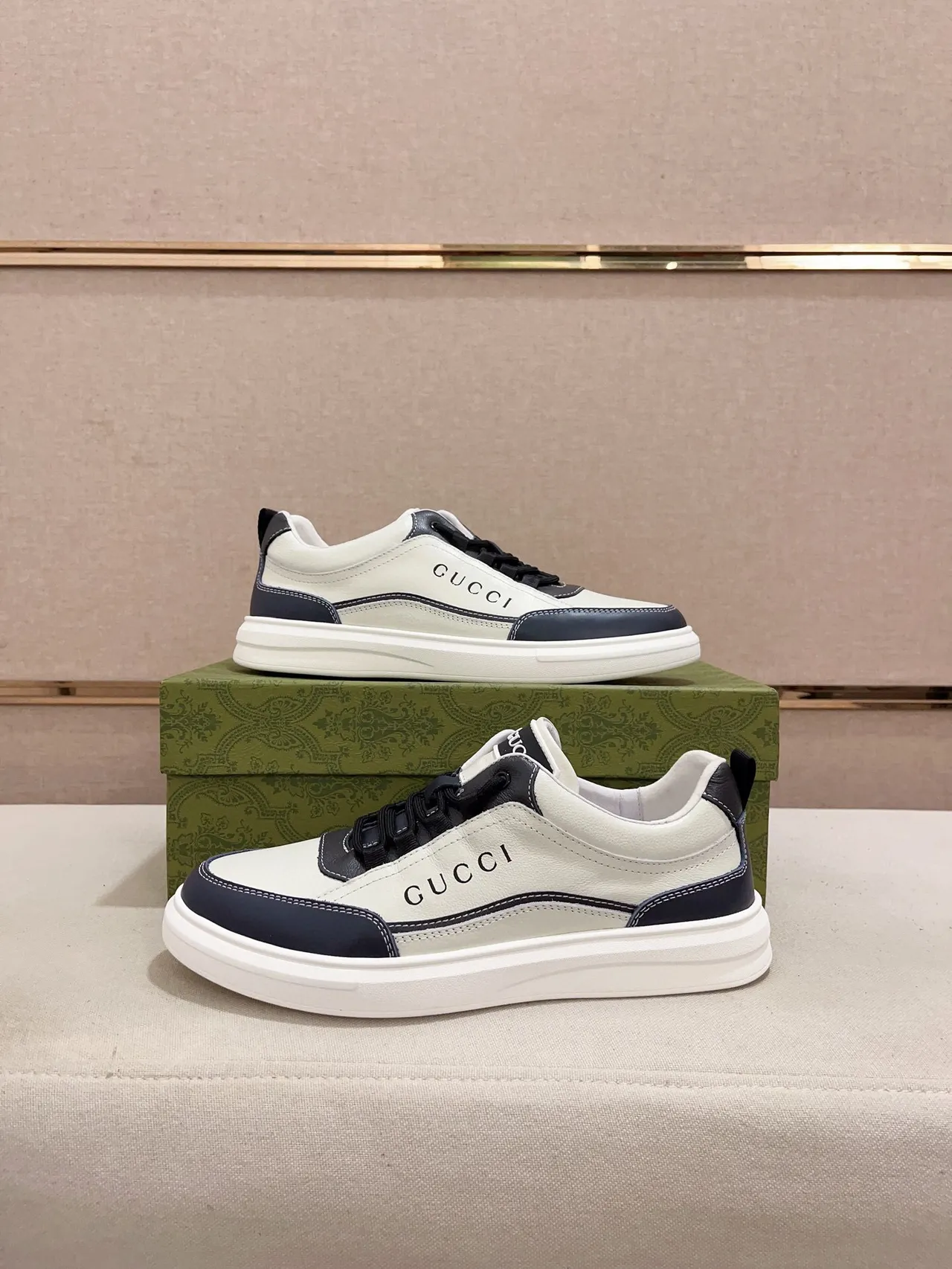 Gucci Beige Navy Low-Top Leather Upper Lifestyle Sneakers 7