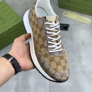 Gucci بيج أبيض مونوغرام كانفاس أربطة نمط حياة أحذية رياضية